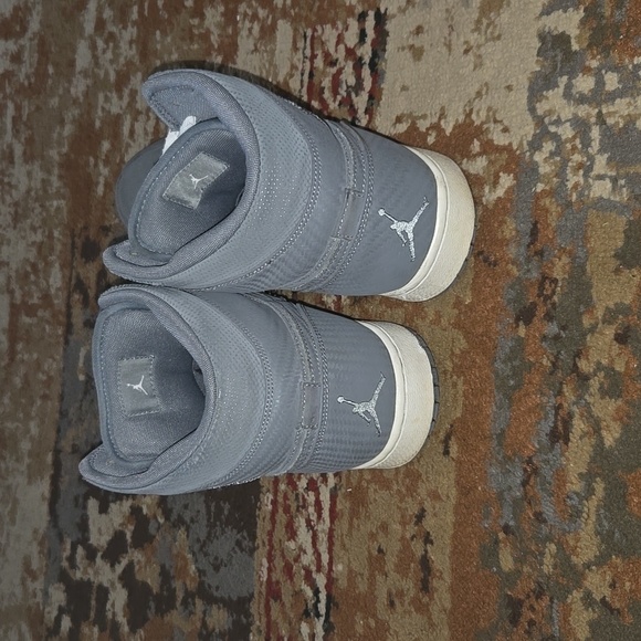 Jordan 1 Sneakers - Picture 2 of 4